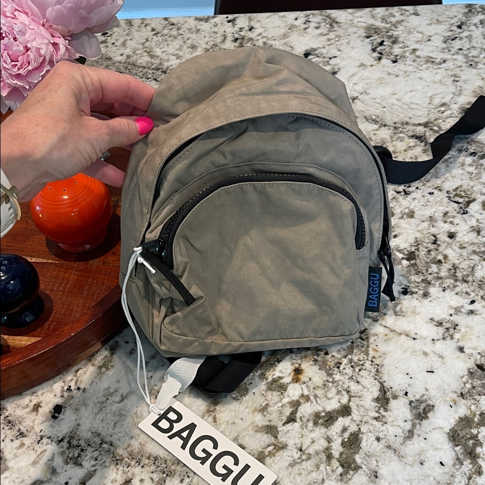 BAGGU mini backpack in Dove COLOR CURRENTLY UNAVAILABLE
